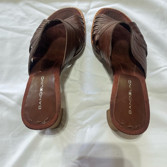Bandolino Women's Rich Brown Slide Sandals - Picture 1 of 9